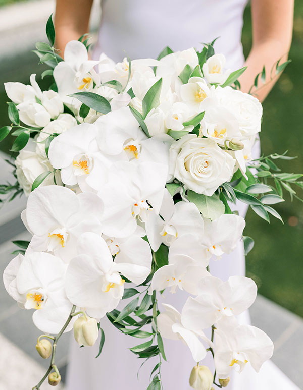 white roses wedding bouquet
